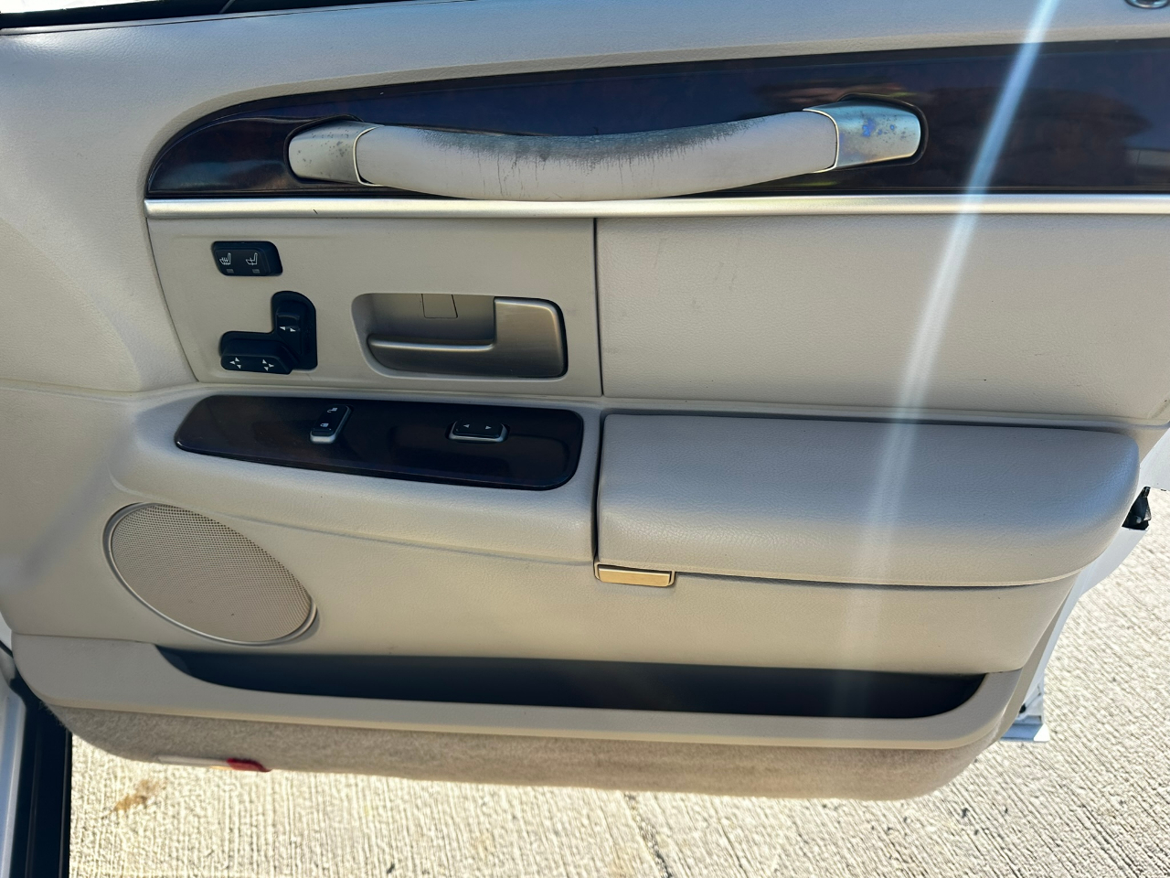 Lincoln Town Car 4dr Sdn Signature Limited 2006