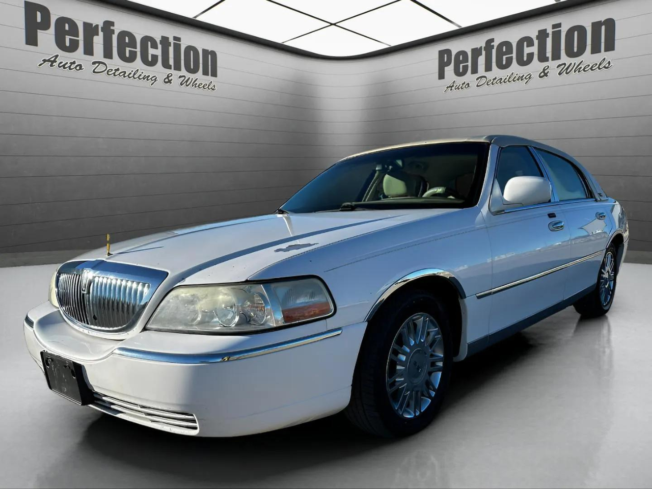 2006 Lincoln Town Car Signature Limited