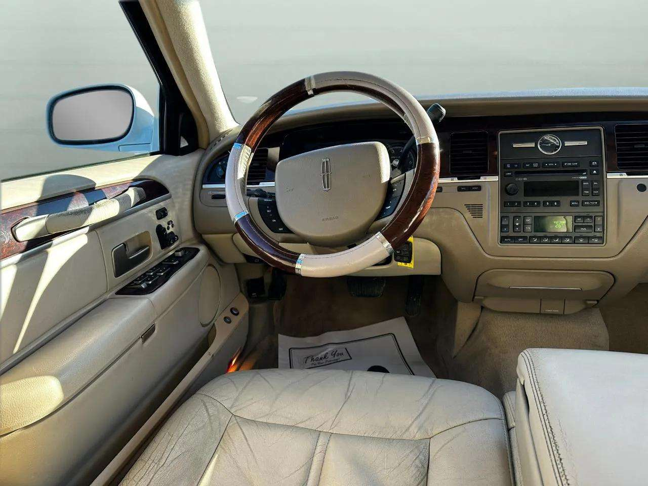 Lincoln Town Car 4dr Sdn Signature Limited 2006