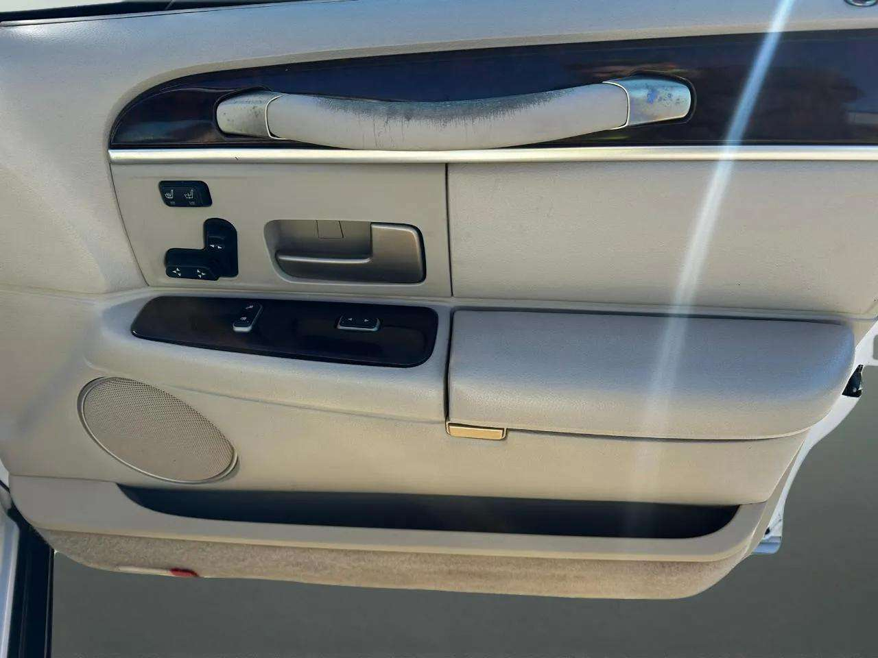 Lincoln Town Car 4dr Sdn Signature Limited 2006