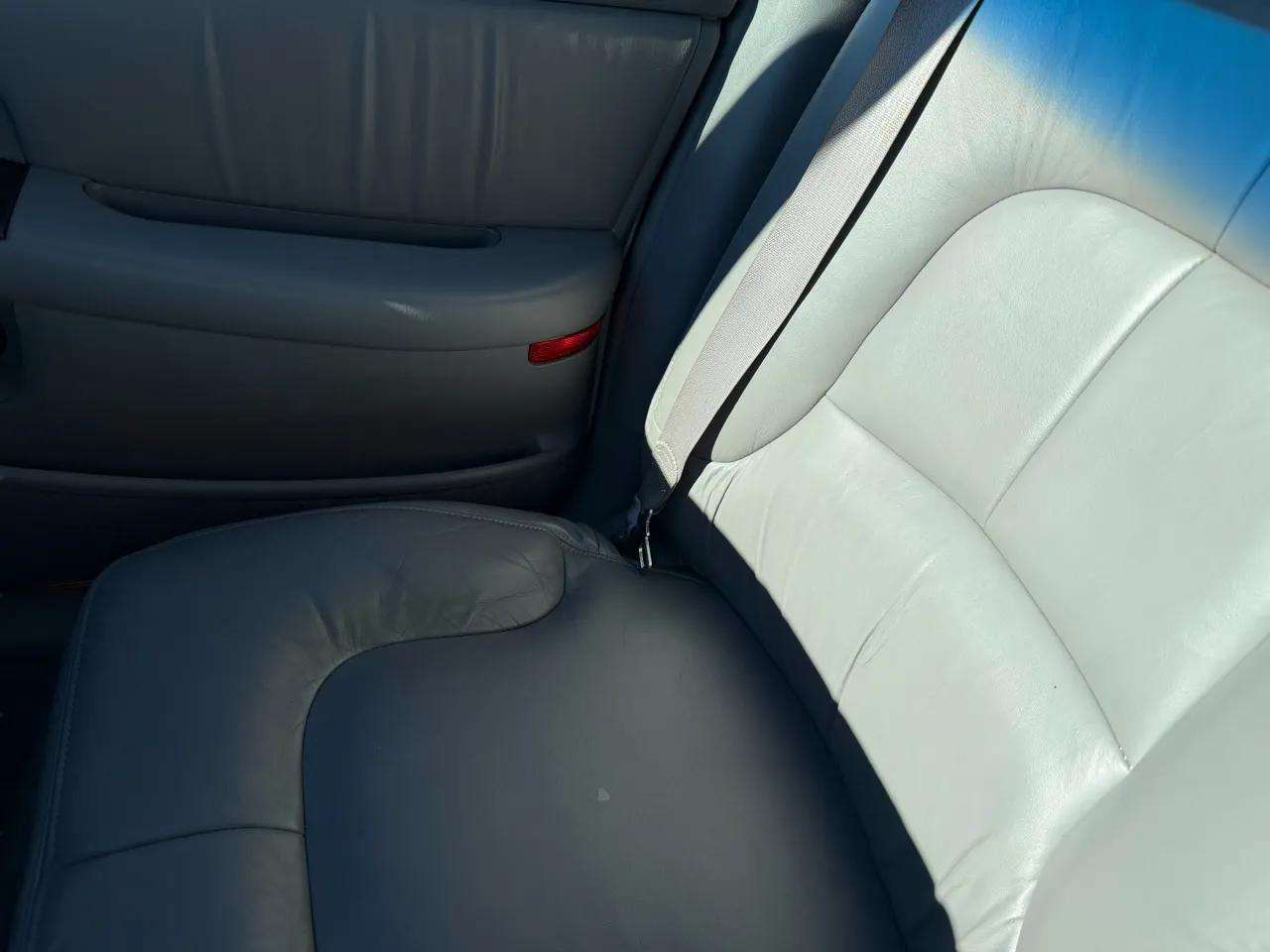 Buick Park Avenue 4dr Sdn 2004