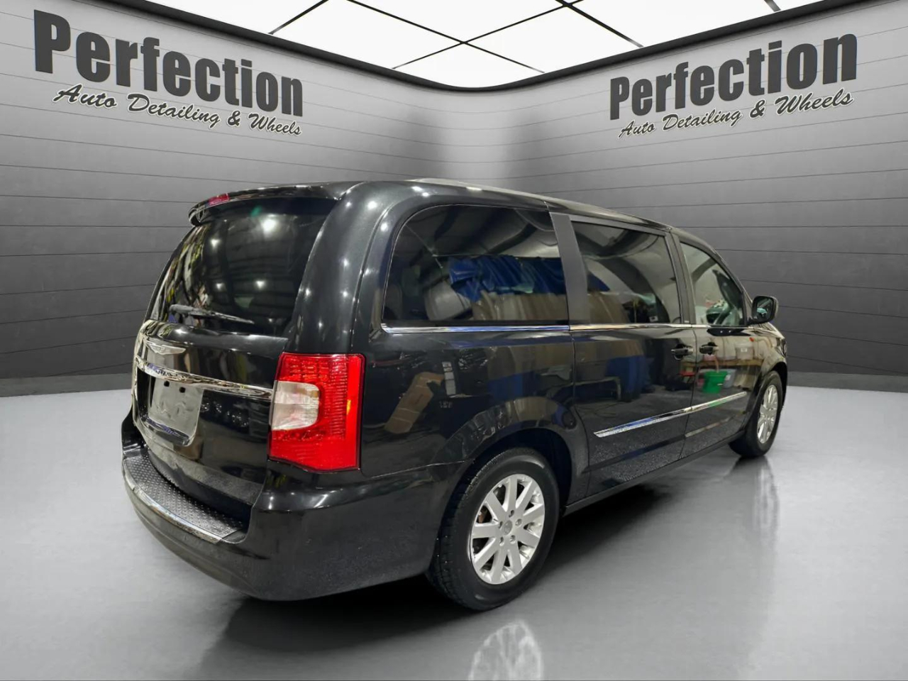 Chrysler Town & Country 4dr Wgn Touring 2013
