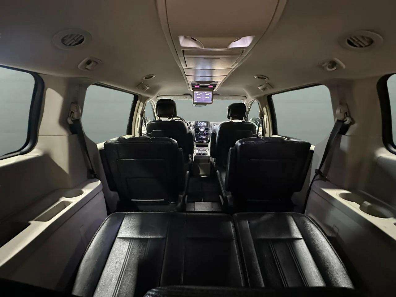 Chrysler Town & Country 4dr Wgn Touring 2013