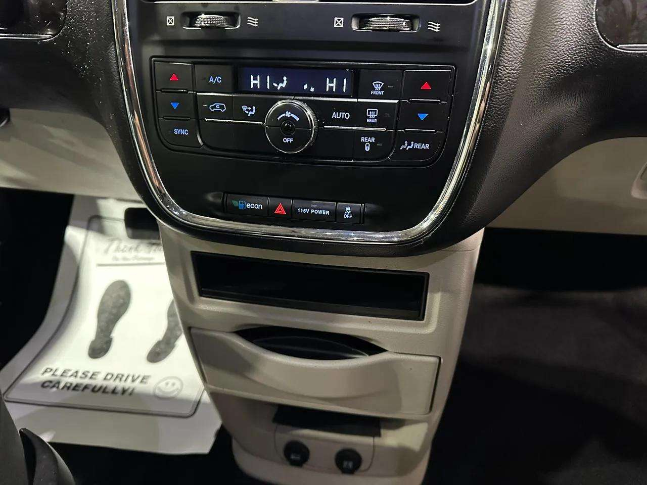 Chrysler Town & Country 4dr Wgn Touring 2013