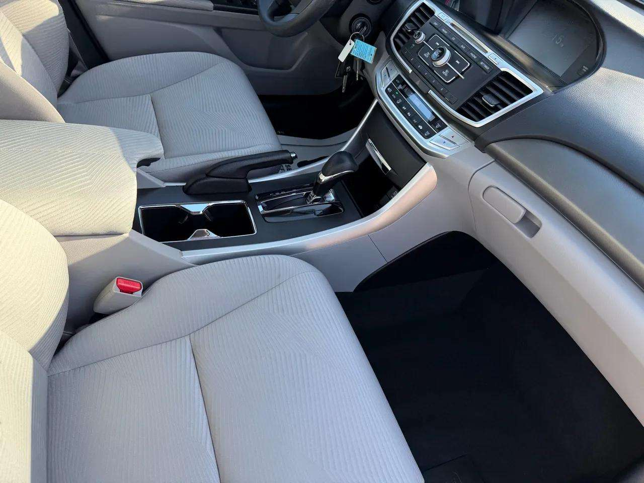 Honda Accord Sedan 4dr I4 CVT LX 2015