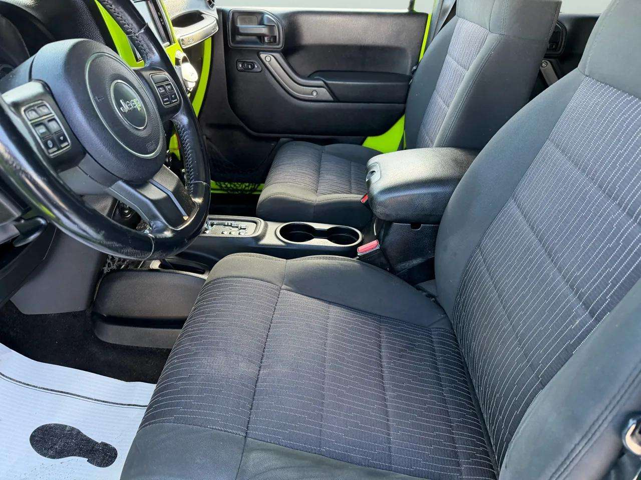 Jeep Wrangler Unlimited 4WD 4dr Sport 2012