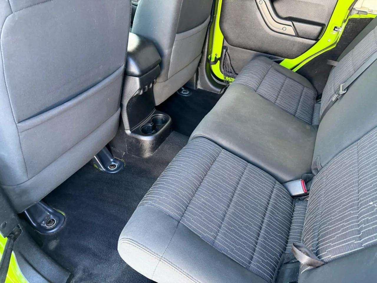 Jeep Wrangler Unlimited 4WD 4dr Sport 2012