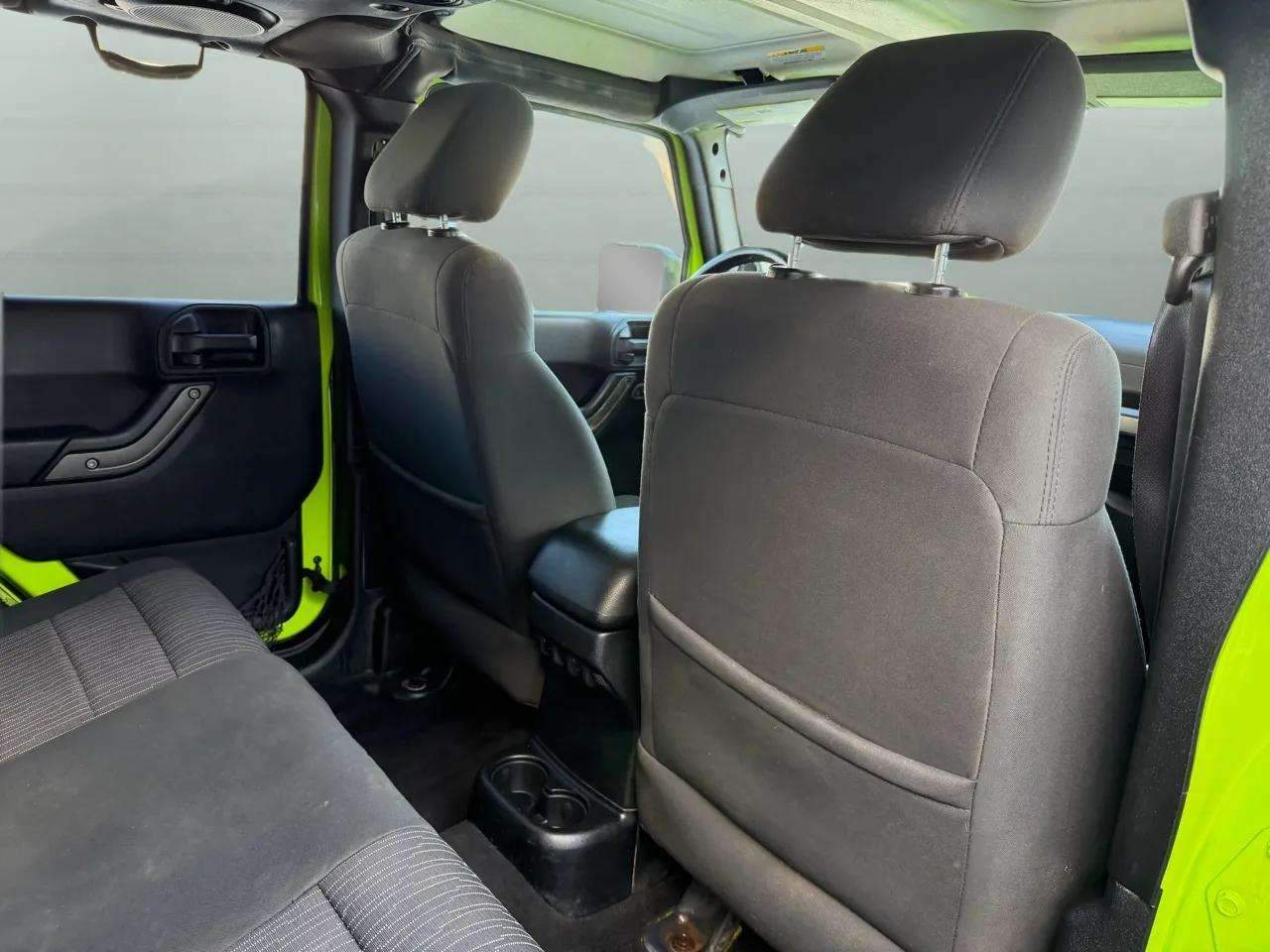 Jeep Wrangler Unlimited 4WD 4dr Sport 2012