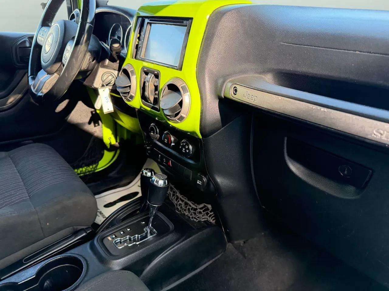 Jeep Wrangler Unlimited 4WD 4dr Sport 2012