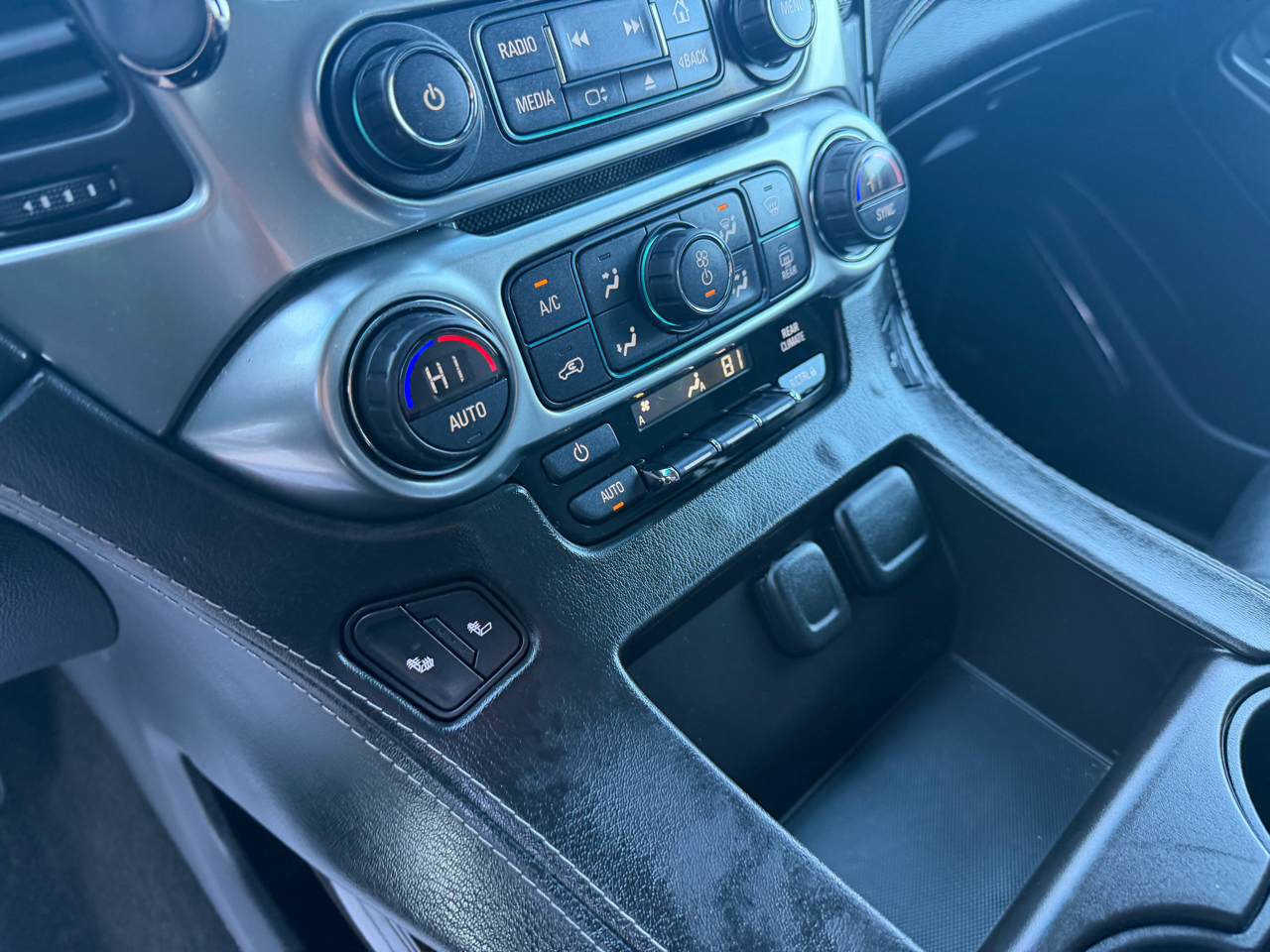 Chevrolet Tahoe 4WD 4dr LT 2015