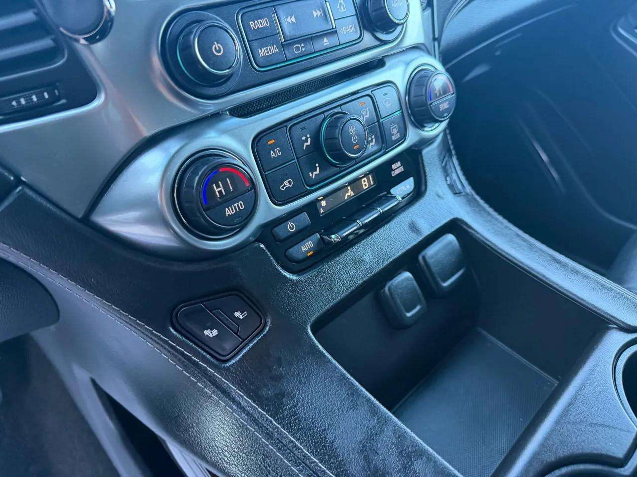 Chevrolet Tahoe 4WD 4dr LT 2015