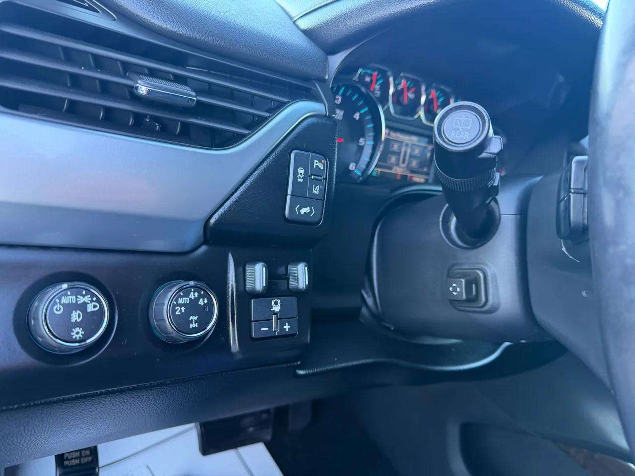 Chevrolet Tahoe 4WD 4dr LT 2015