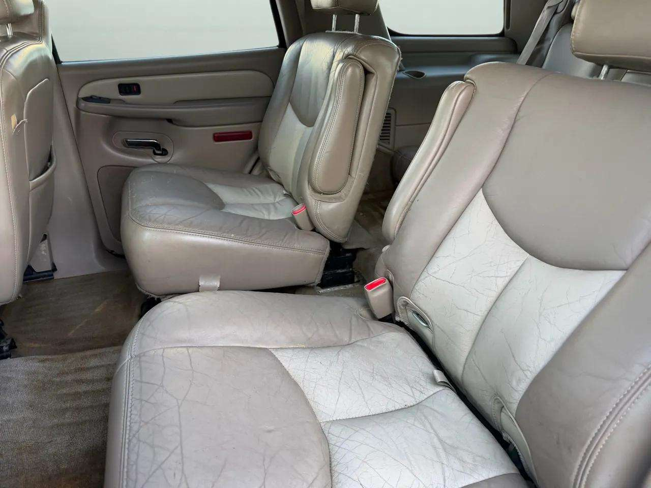 GMC Yukon Denali 4dr AWD 2005