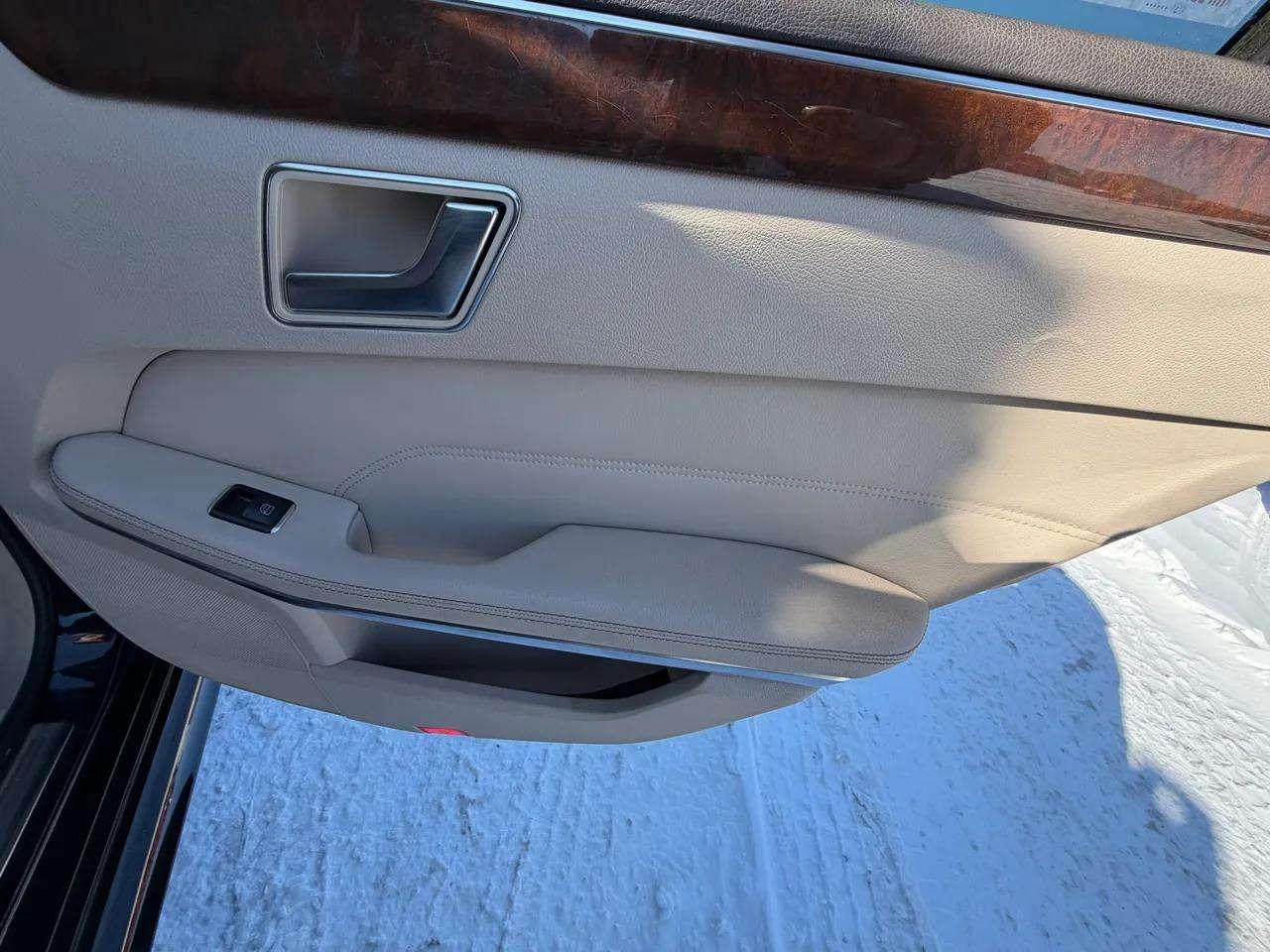 Mercedes-Benz E-Class 4dr Sdn E 350 Sport 4MATIC 2014