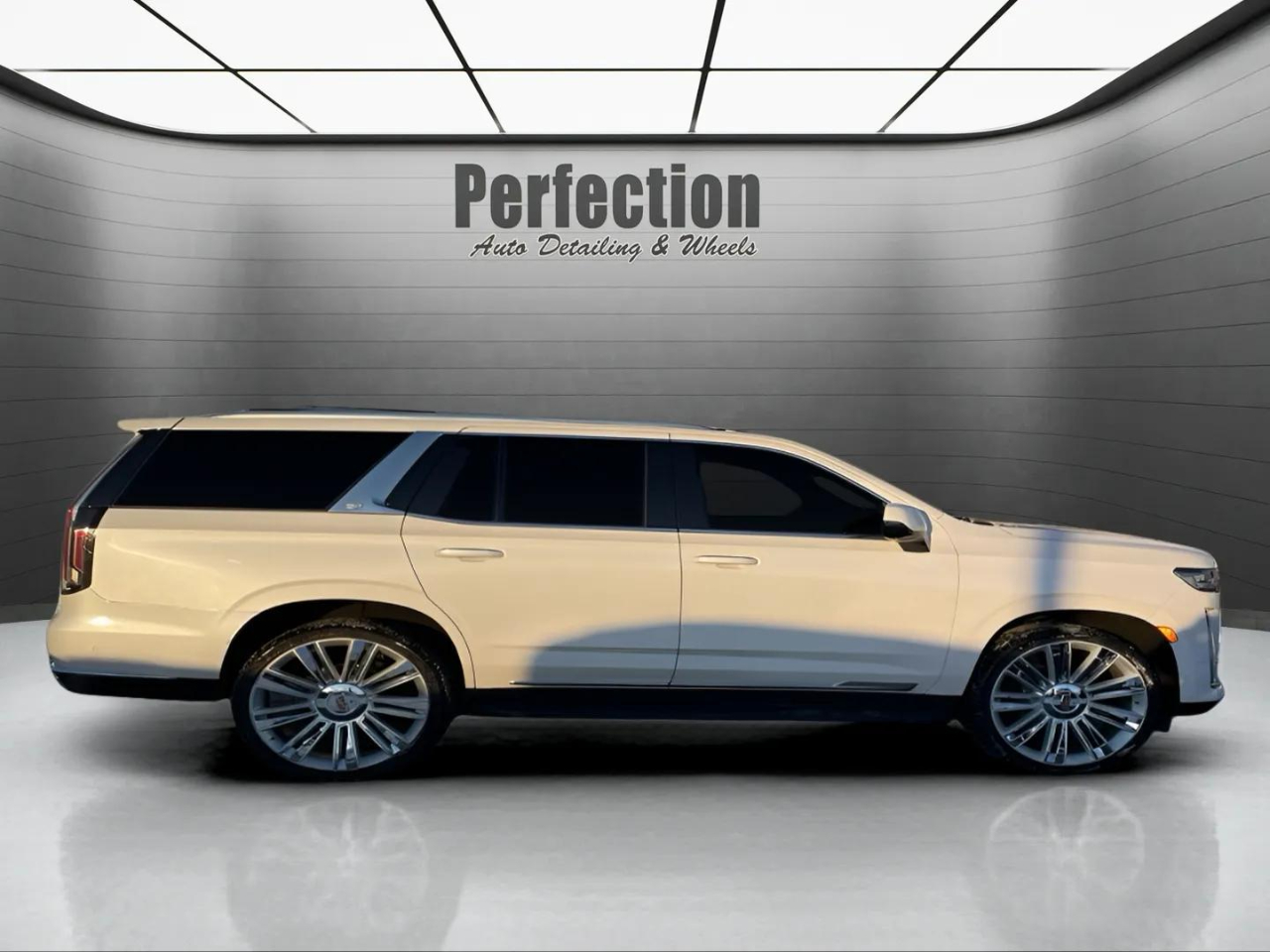 Cadillac Escalade 4WD 4dr Premium Luxury 2021