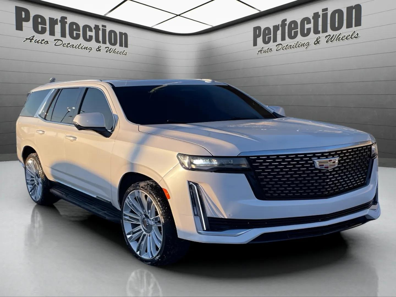 Cadillac Escalade 4WD 4dr Premium Luxury 2021