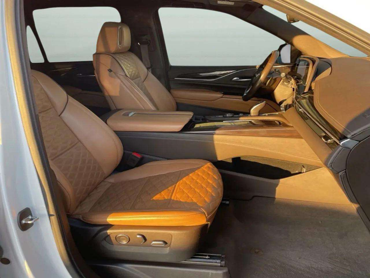 Cadillac Escalade 4WD 4dr Premium Luxury 2021