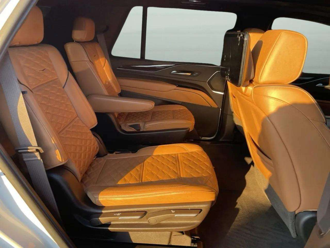 Cadillac Escalade 4WD 4dr Premium Luxury 2021