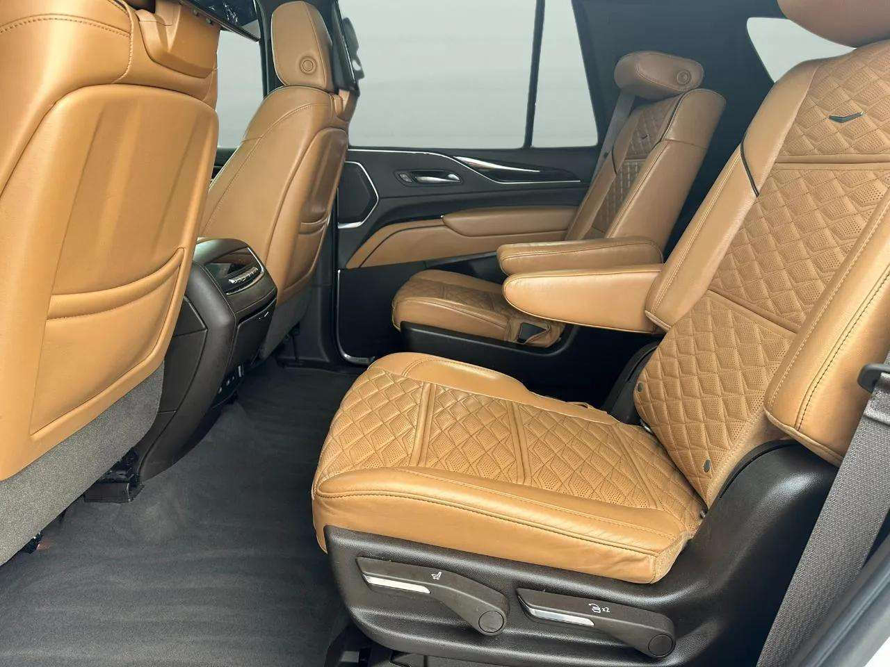 Cadillac Escalade 4WD 4dr Premium Luxury 2021