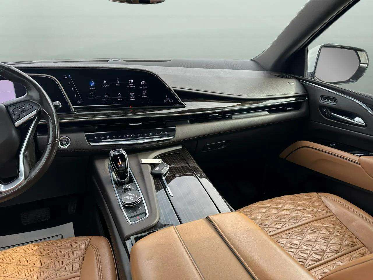 Cadillac Escalade 4WD 4dr Premium Luxury 2021