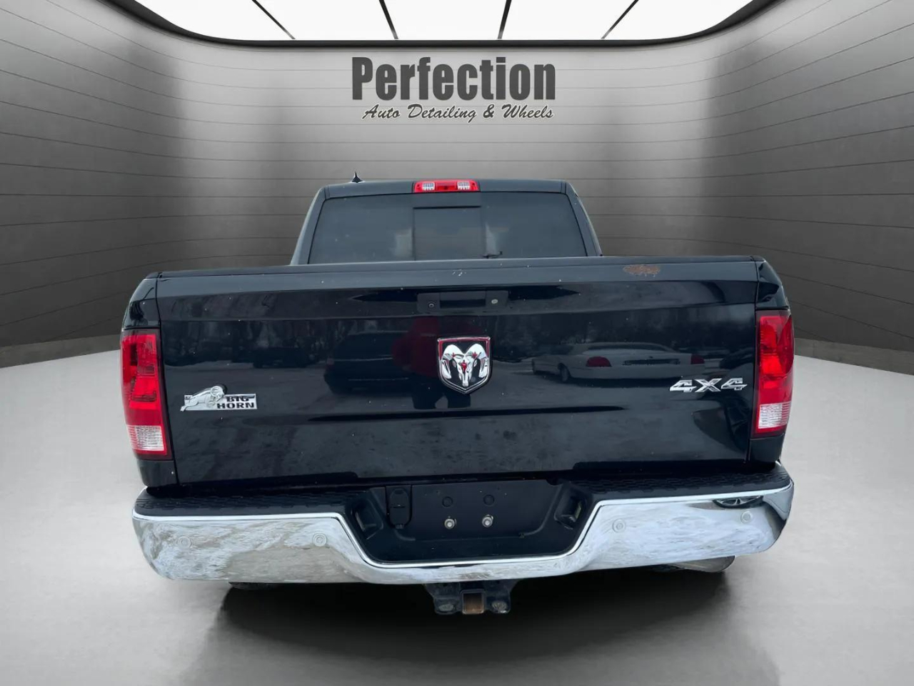 RAM 1500 Big Horn 4x4 Crew Cab 5'7" Box 2017