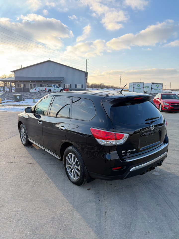 Nissan Pathfinder 2WD 4dr S 2013