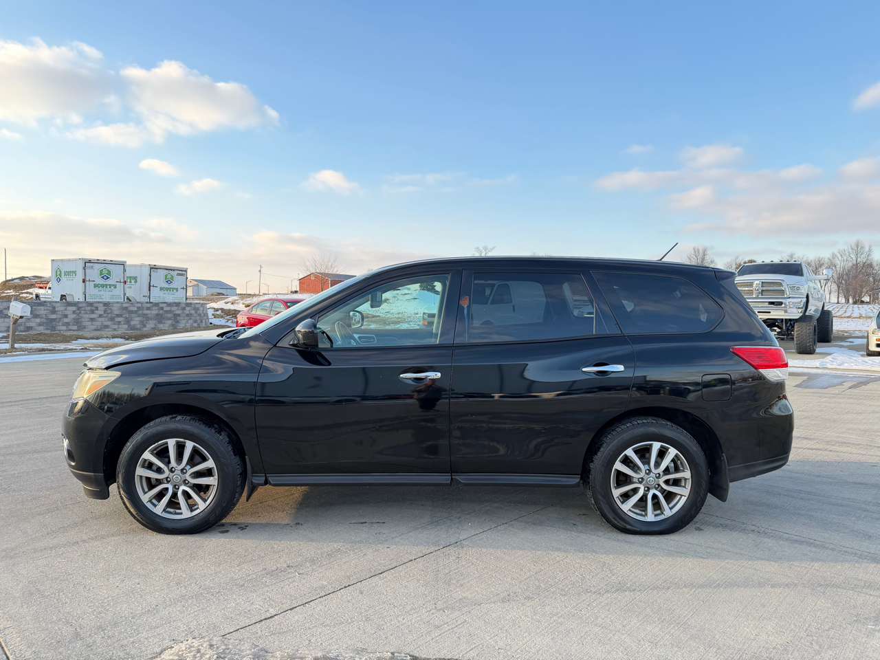 Nissan Pathfinder 2WD 4dr S 2013