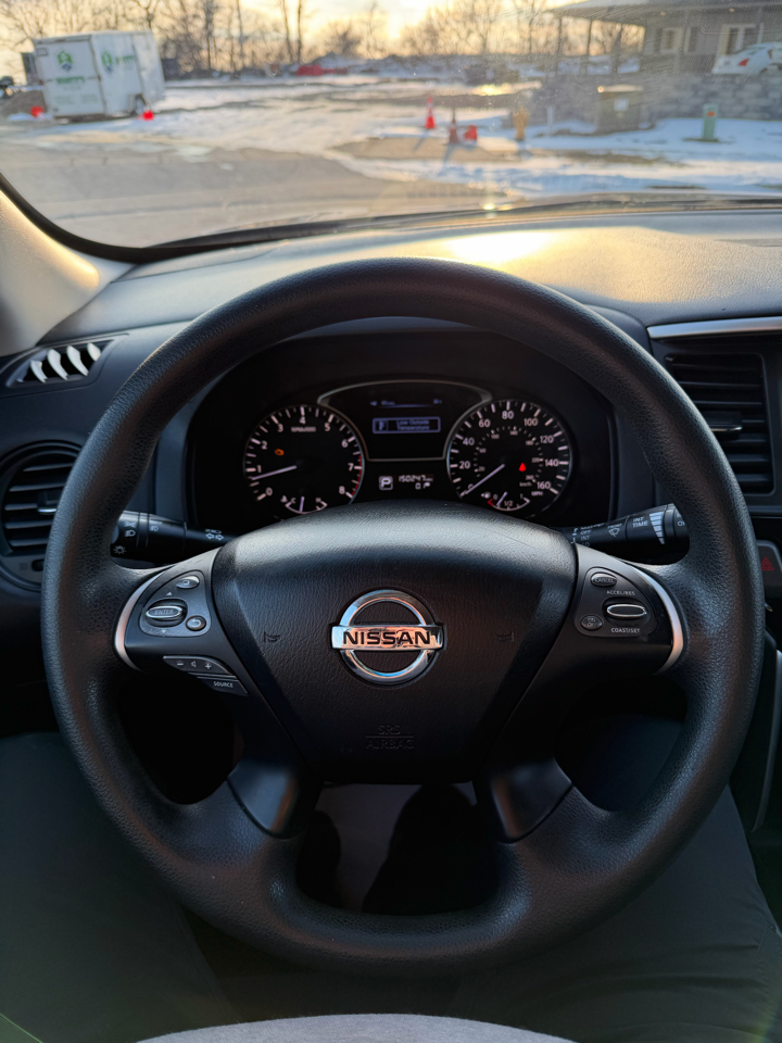 Nissan Pathfinder 2WD 4dr S 2013