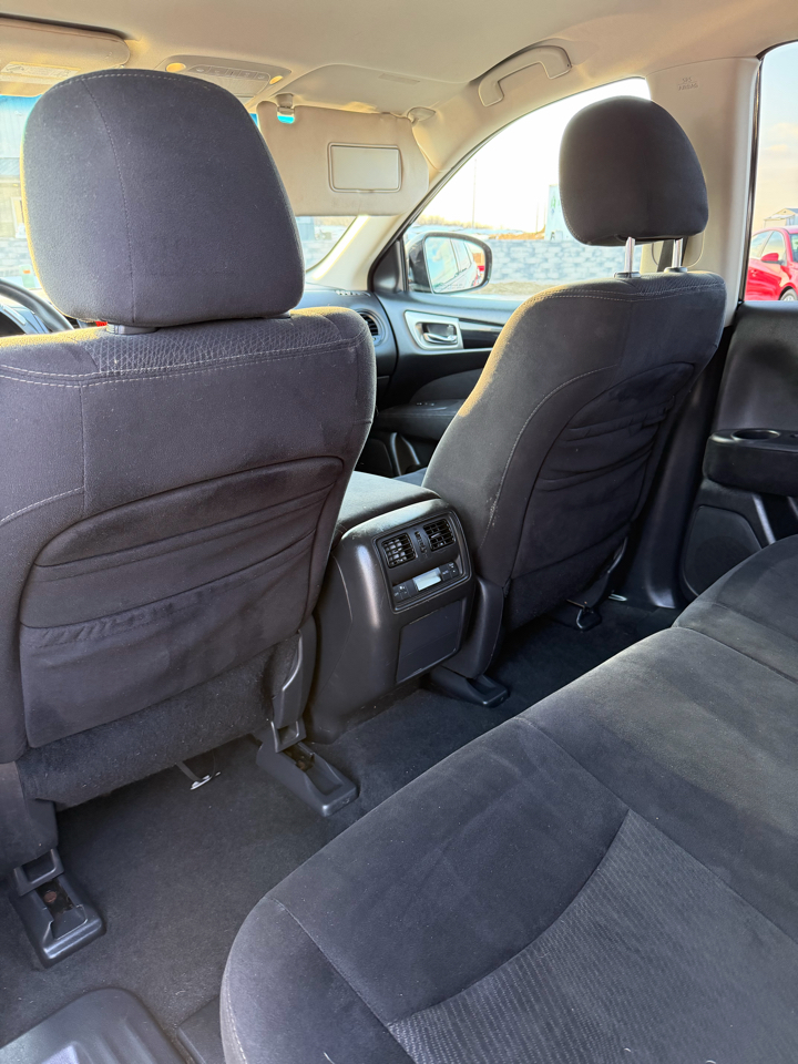 Nissan Pathfinder 2WD 4dr S 2013