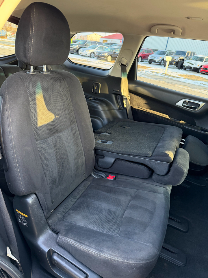 Nissan Pathfinder 2WD 4dr S 2013