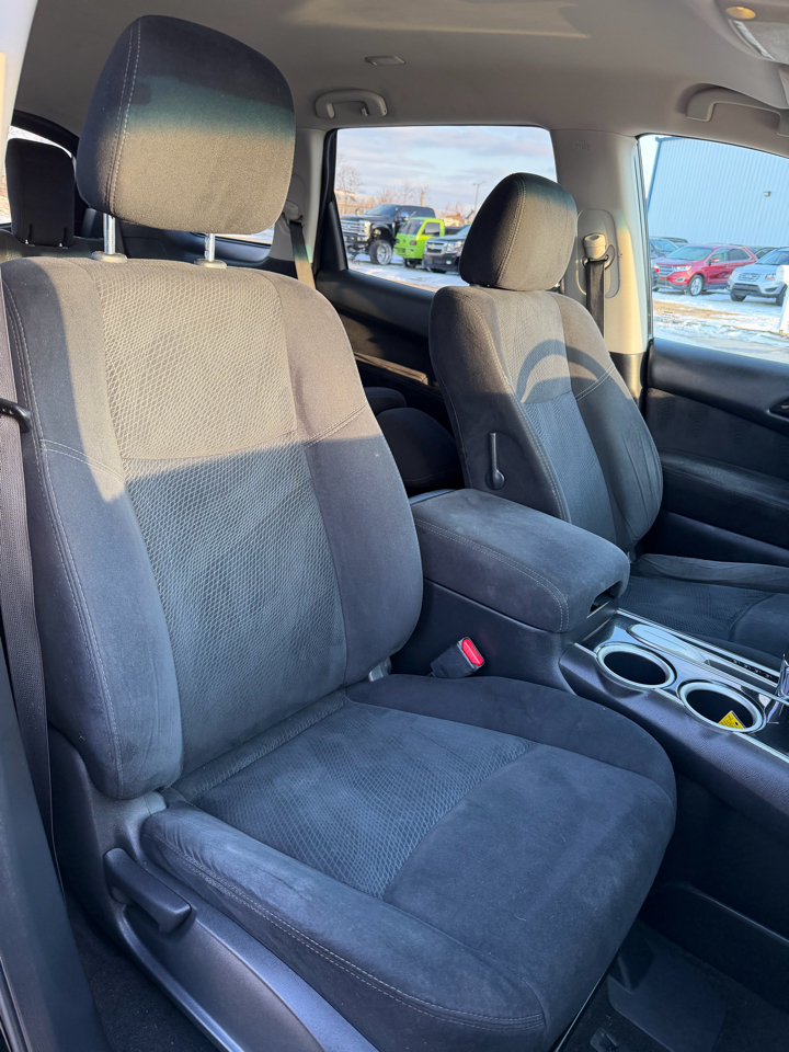 Nissan Pathfinder 2WD 4dr S 2013