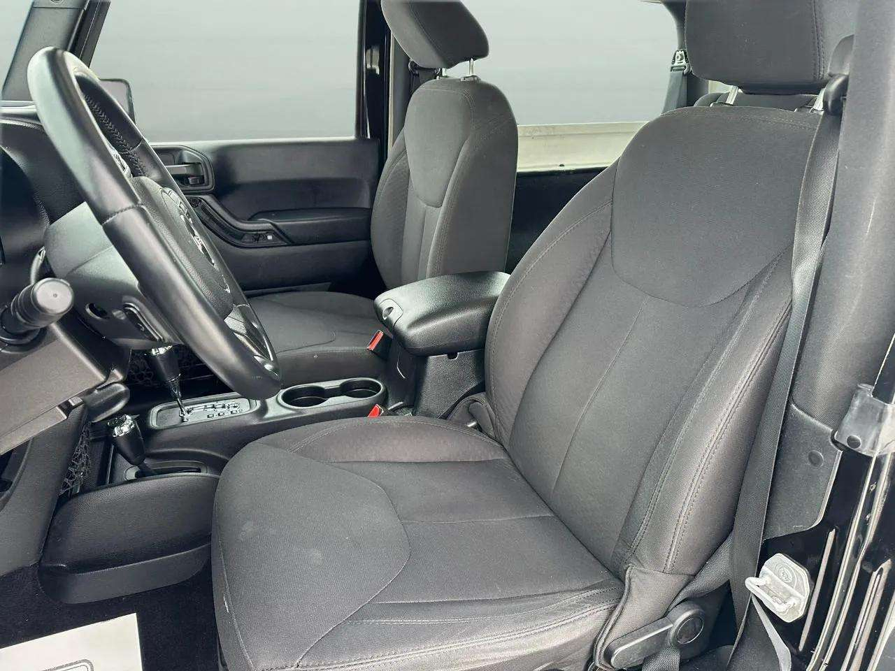 Jeep Wrangler 4WD 2dr Sport 2015