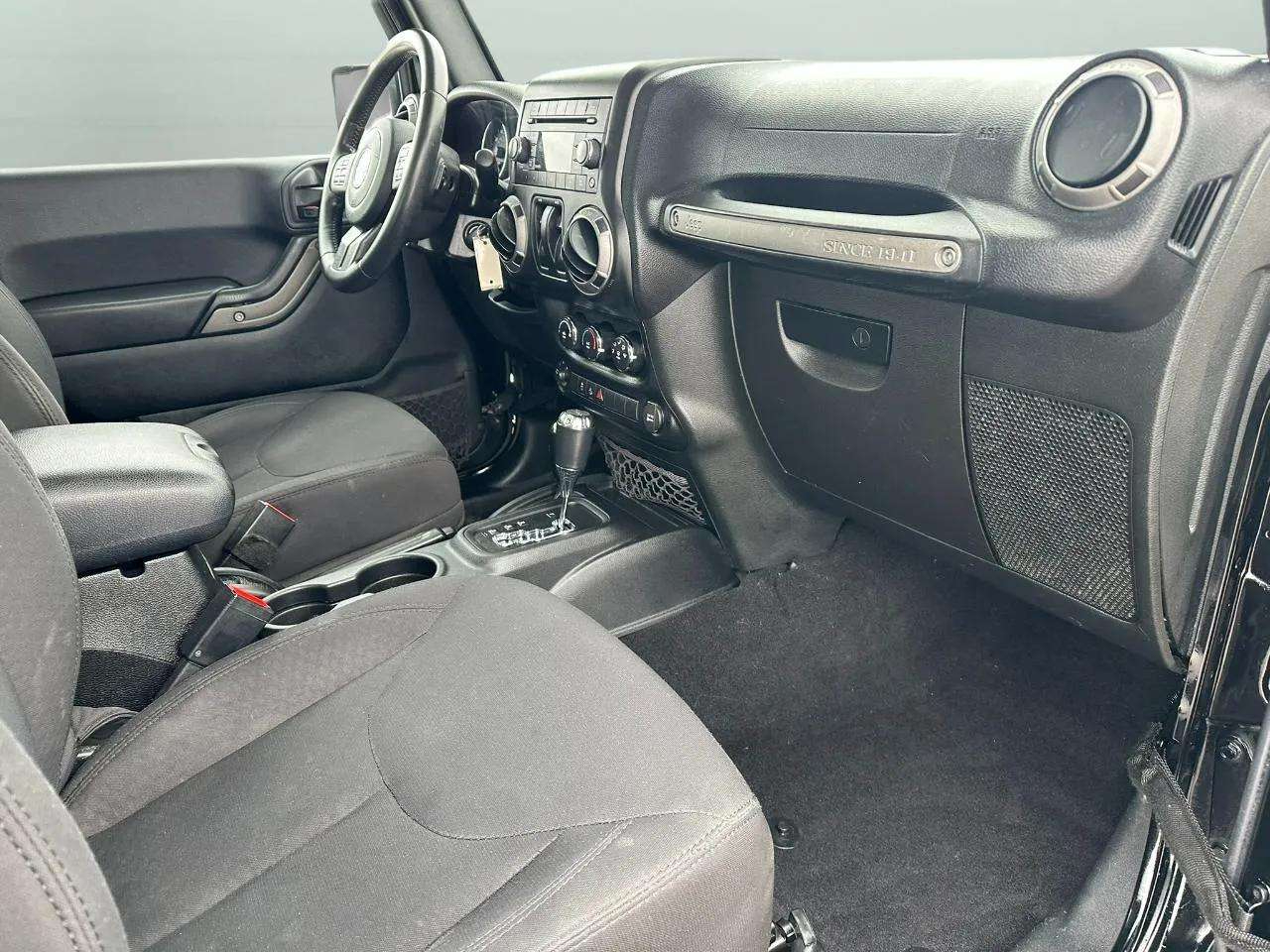 Jeep Wrangler 4WD 2dr Sport 2015