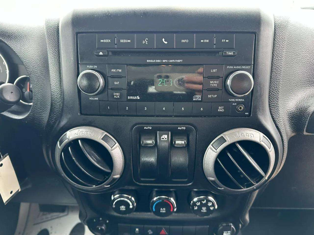 Jeep Wrangler 4WD 2dr Sport 2015