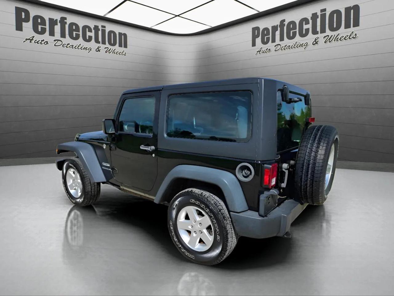 Jeep Wrangler 4WD 2dr Sport 2015