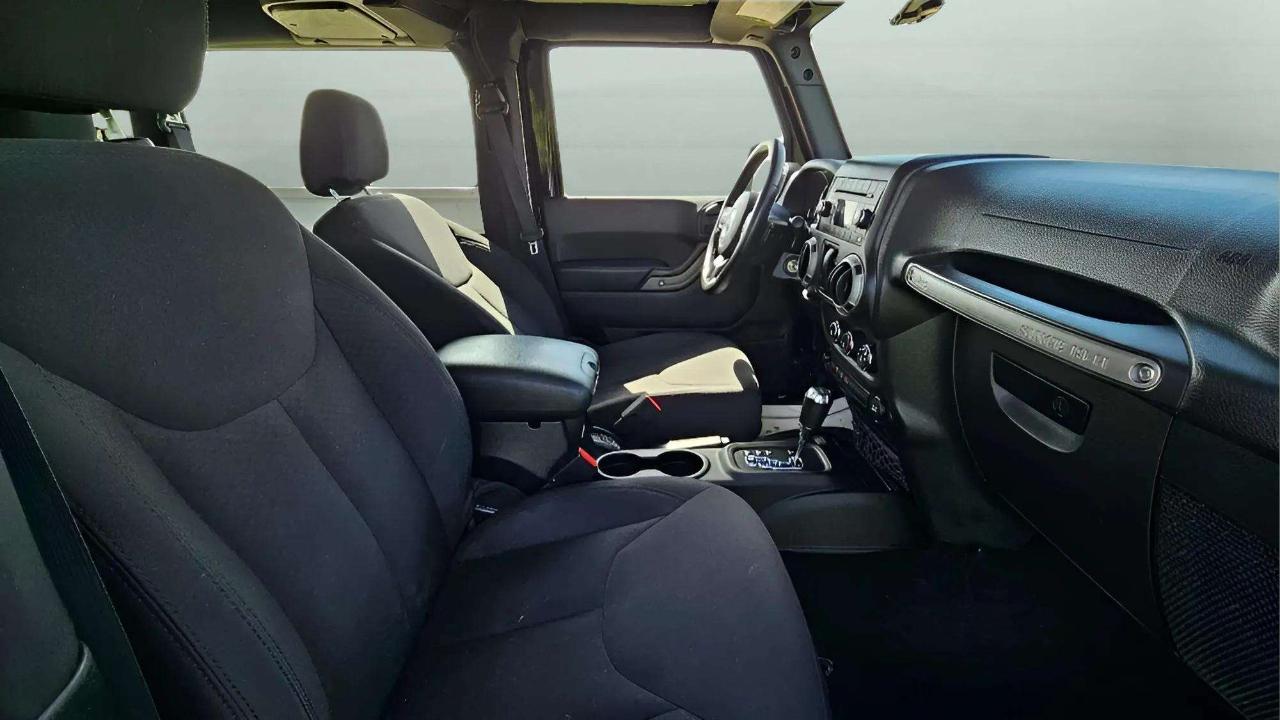 Jeep Wrangler 4WD 2dr Sport 2015