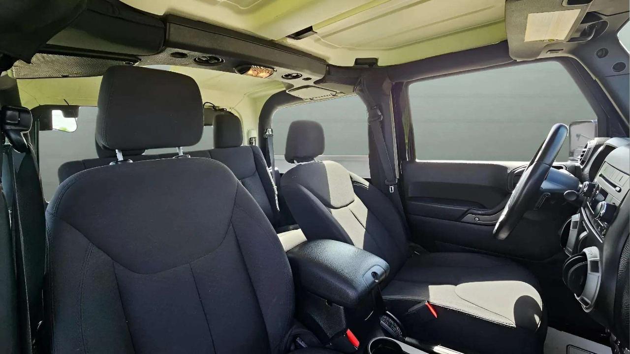 Jeep Wrangler 4WD 2dr Sport 2015