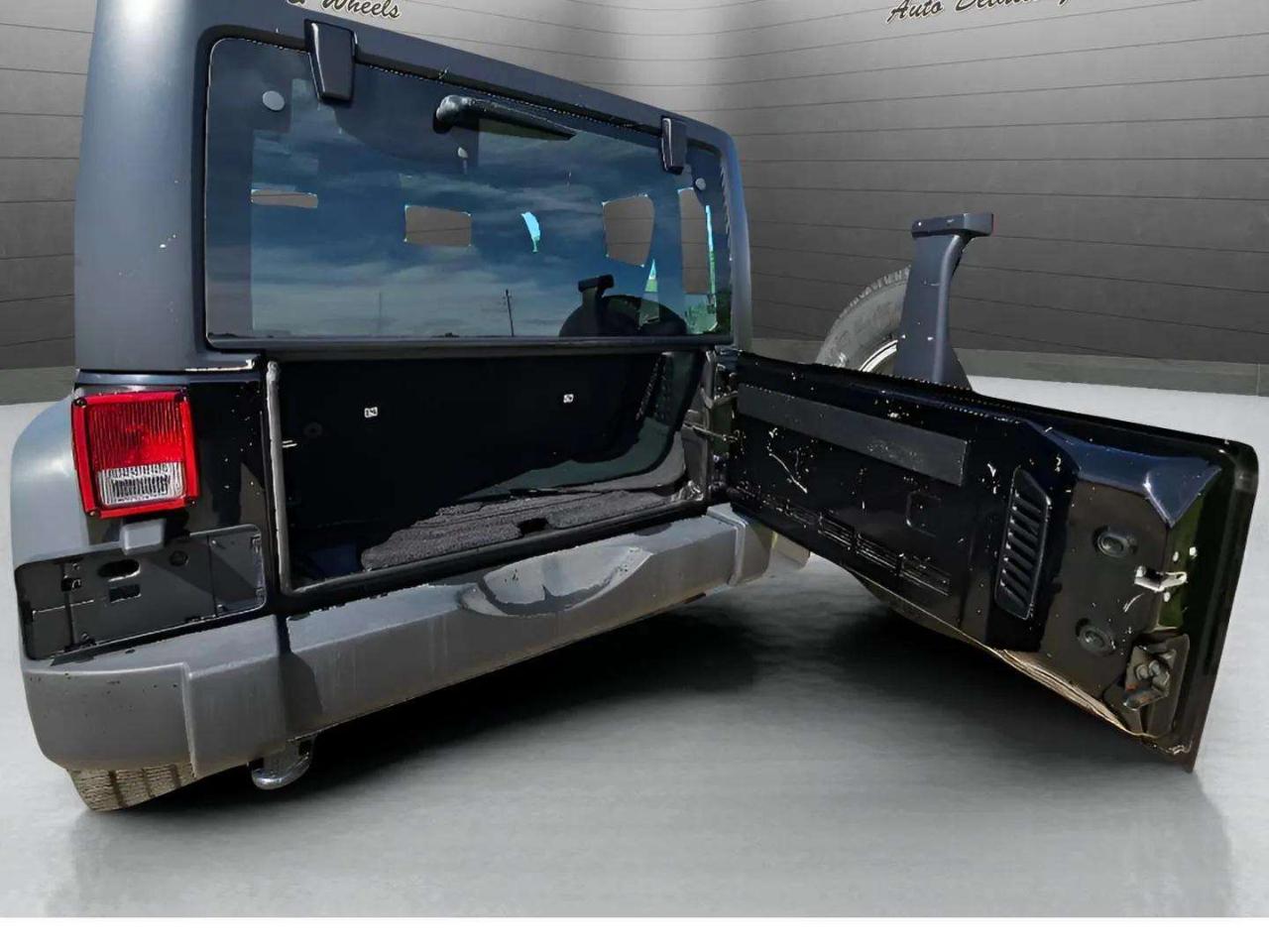 Jeep Wrangler 4WD 2dr Sport 2015