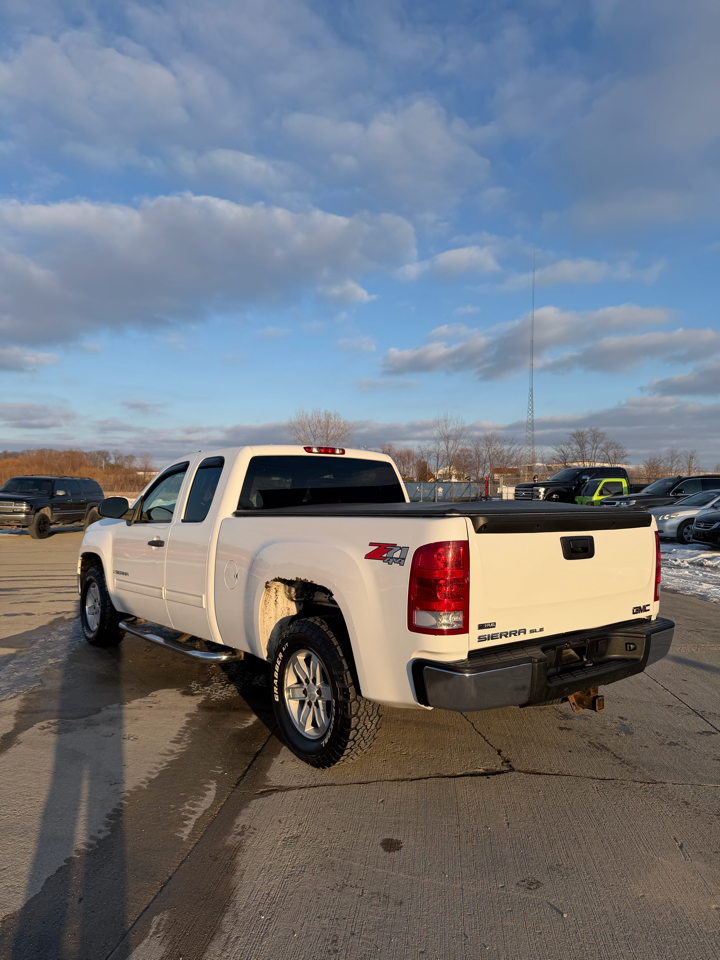 GMC Sierra 1500 4WD Ext Cab 143.5" SLE 2009