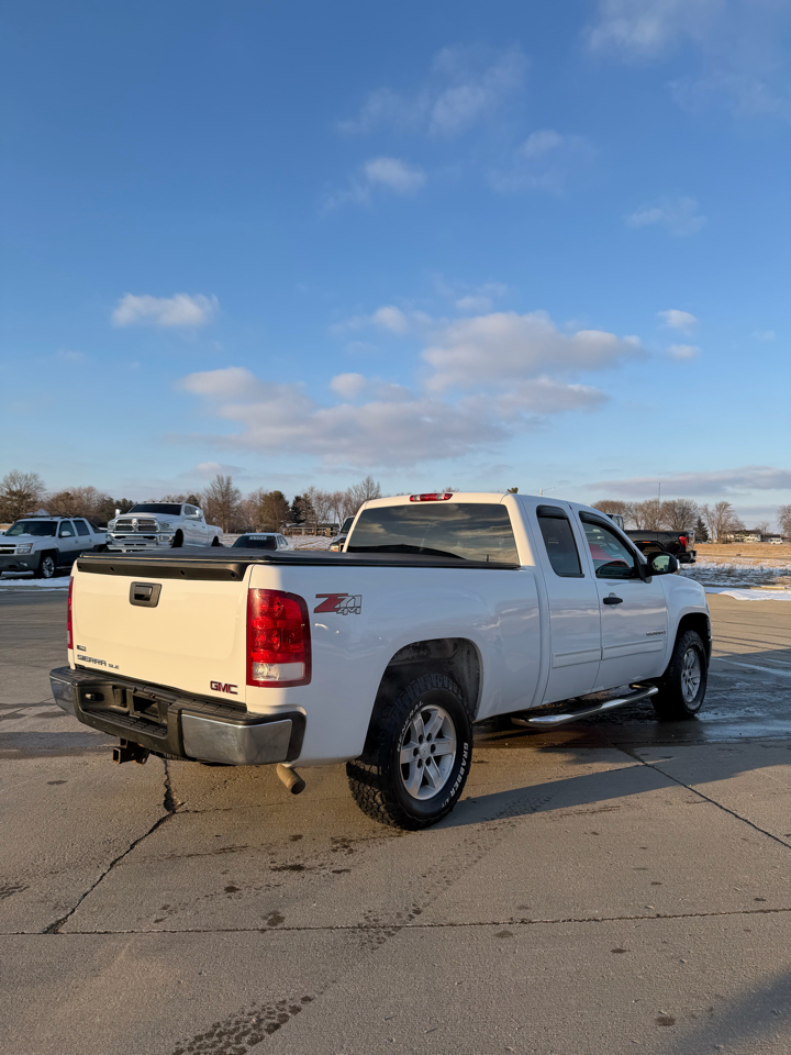 GMC Sierra 1500 4WD Ext Cab 143.5" SLE 2009