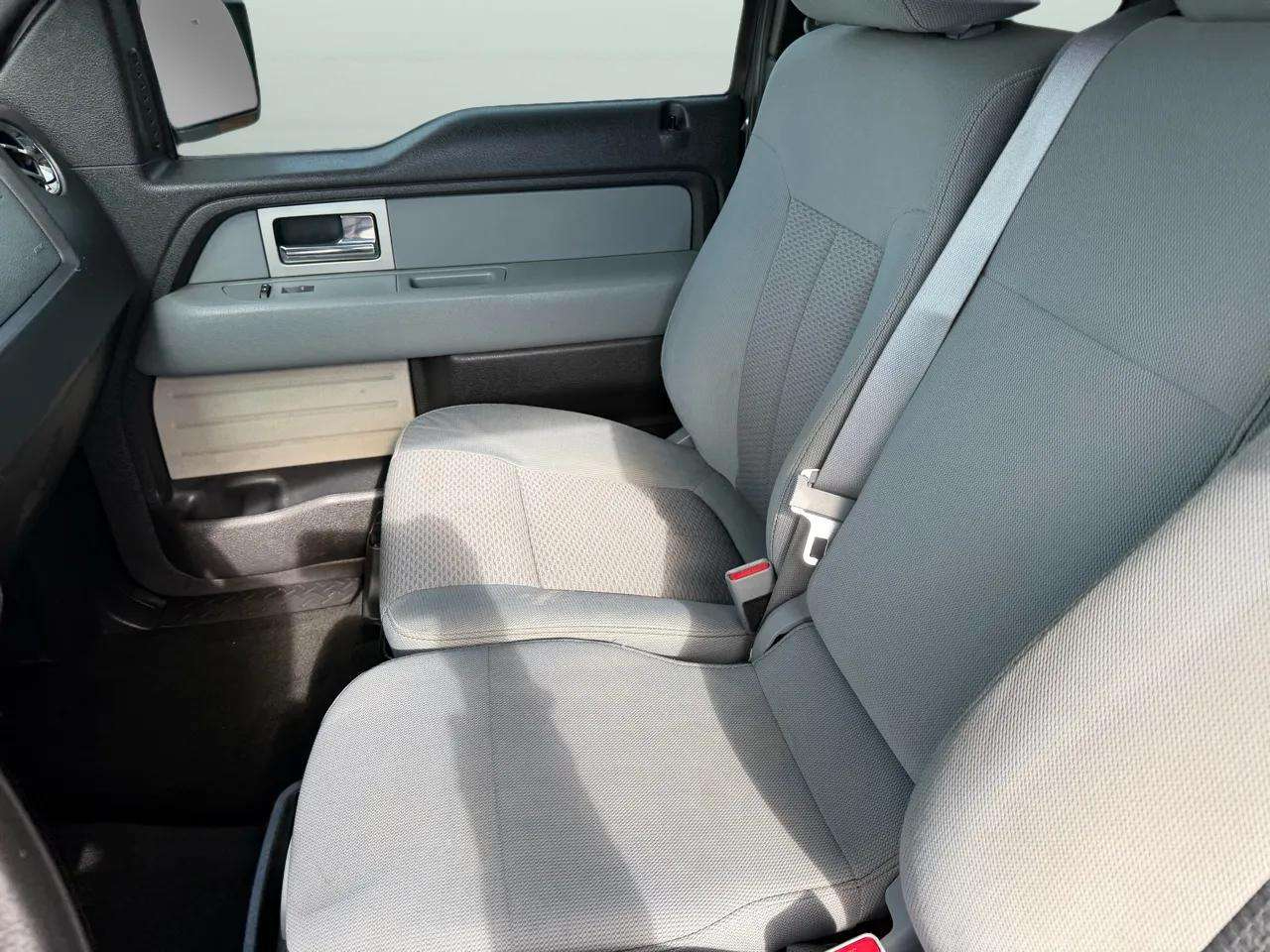 Ford F-150 4WD SuperCab 145" Lariat 2011