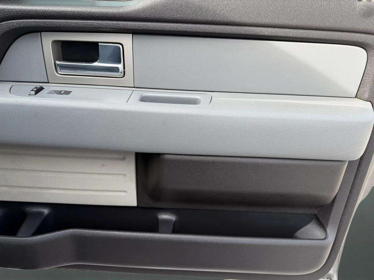 Ford F-150 4WD SuperCab 145" Lariat 2011