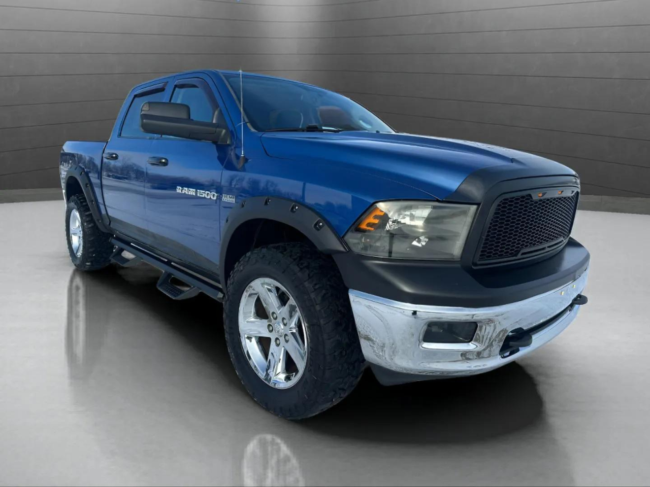 RAM 1500 4WD Crew Cab 140.5" Big Horn 2011