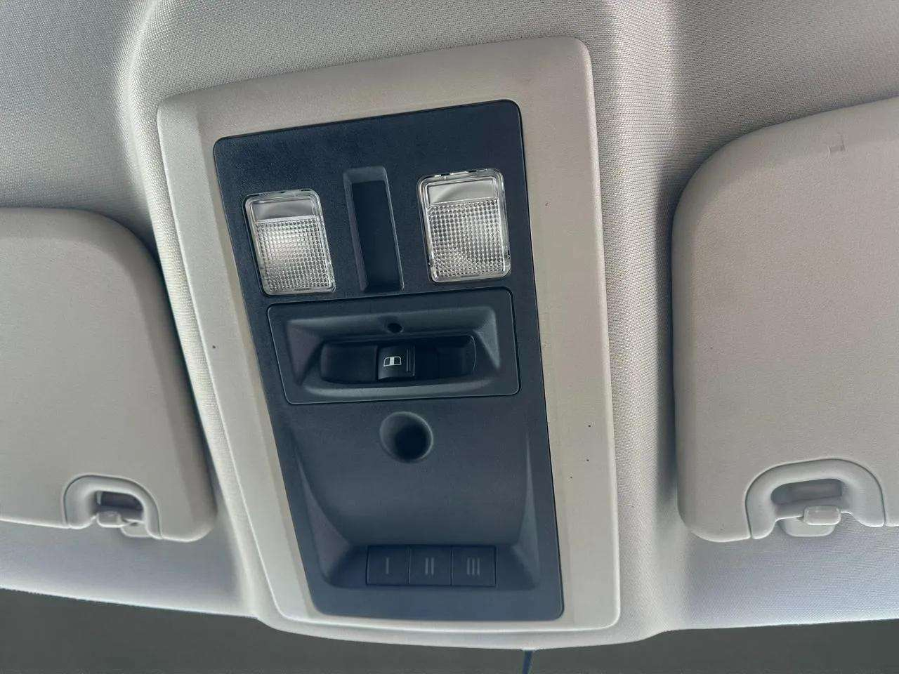 RAM 1500 4WD Crew Cab 140.5" Big Horn 2011