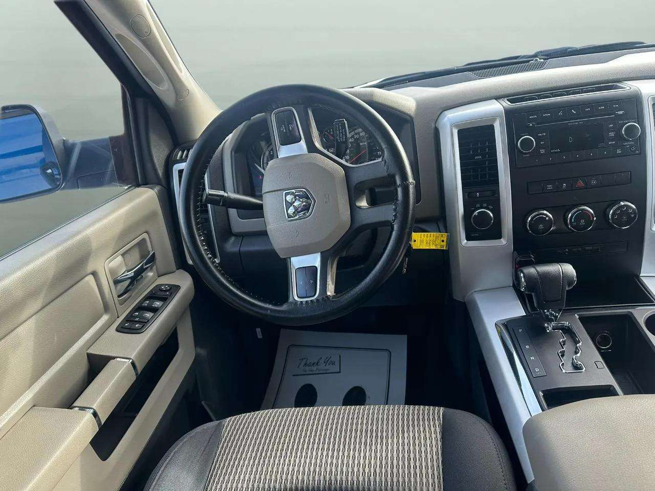 RAM 1500 4WD Crew Cab 140.5" Big Horn 2011