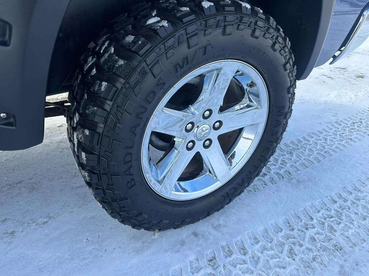 RAM 1500 4WD Crew Cab 140.5" Big Horn 2011