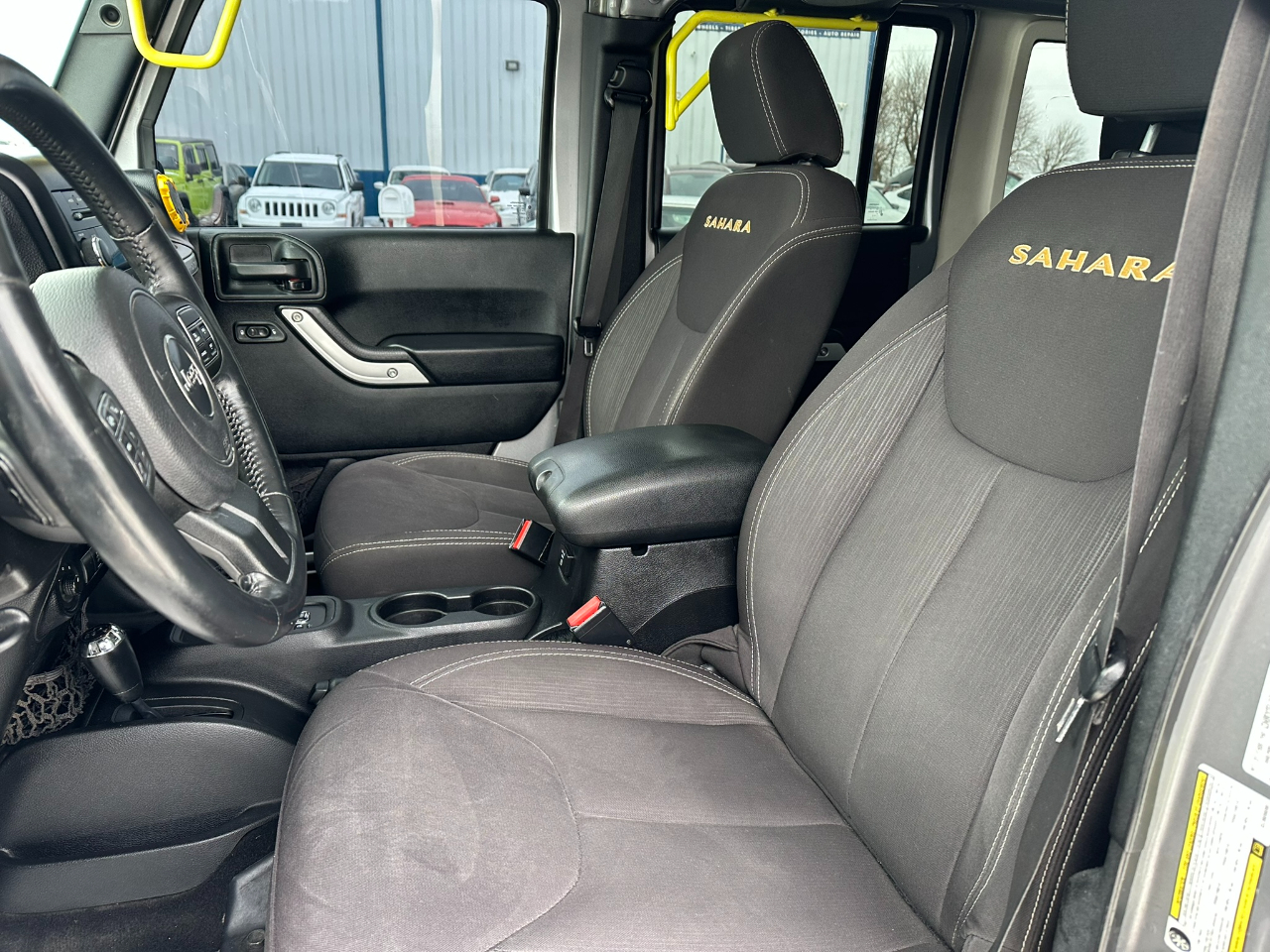 Jeep Wrangler Unlimited 4WD 4dr Sahara 2014