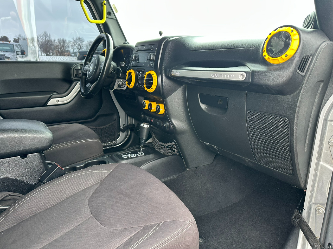 Jeep Wrangler Unlimited 4WD 4dr Sahara 2014