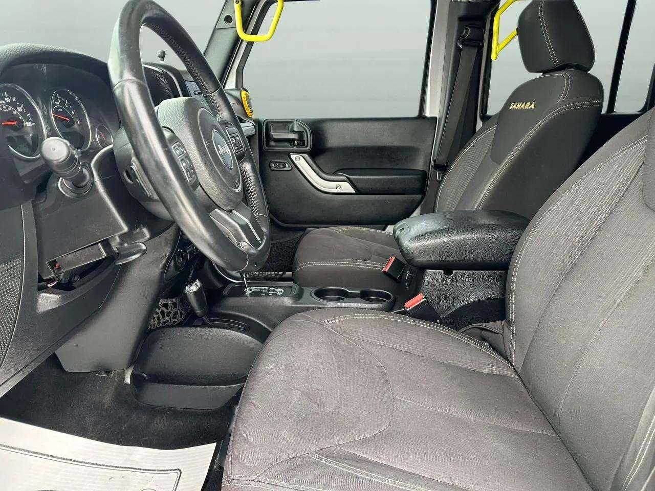 Jeep Wrangler Unlimited 4WD 4dr Sahara 2014