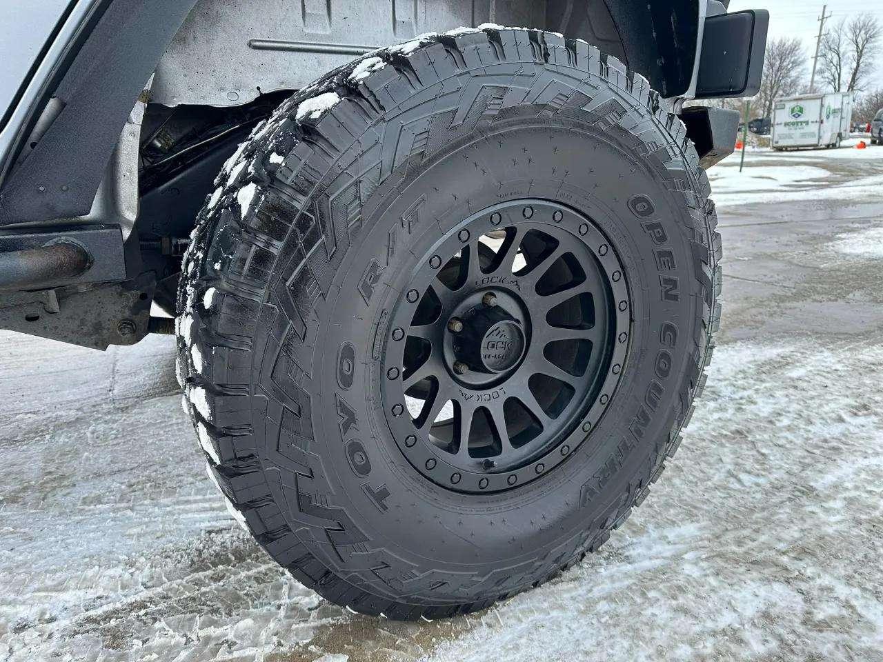 Jeep Wrangler Unlimited 4WD 4dr Sahara 2014